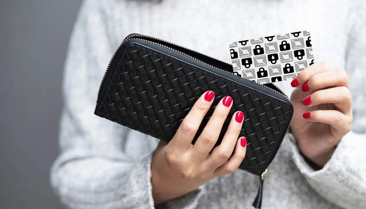 I Didn’t Know Hackers Could Steal My Credit Card Through My Pocket. This $X Card Fixed Everything.